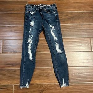 Size 3 high rise dark wash distressed cropped skinny jeans